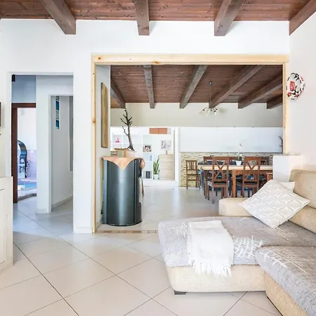 Appartement Luxury Escape Private Villacheckhostprofile Maracalagonis