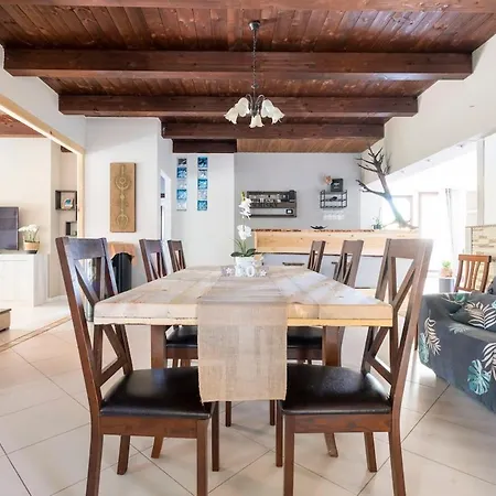 Luxury Escape Private Villacheckhostprofile